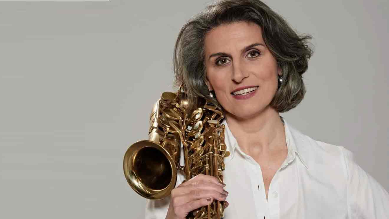 Die Wienerin Daniela Krammer spielt Saxophon in der Band Saxophone Affairs. In ihre Bewerbung schrieb sie: „Als Musikerin habe ich sowieso Freude am Posen – gehört ja irgendwie dazu.“