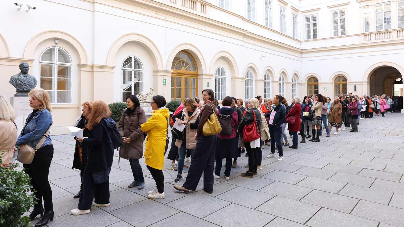 700 Frauen strömten am 15. Oktober ins Wiener Palais Niederösterreich. Wir sind überwältigt und versprechen – für den MenoDay 2024 suchen wir eine größere Location!