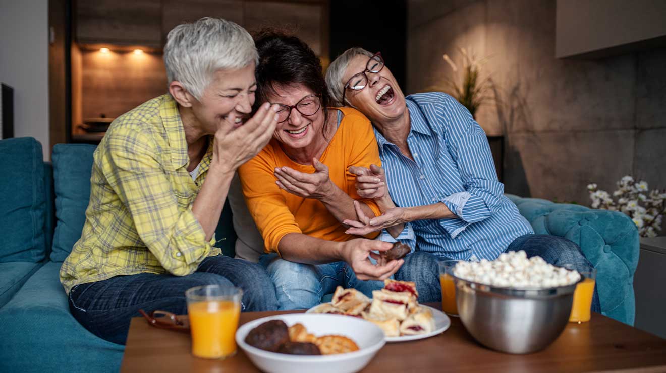 Die passenden WG- oder HG-Partner:innen zu finden ist ebenso wichtig wie die Gestaltung und die Lage. Manche vertrauen dem Bauchgefühl, andere wollen sich umfassend informieren. - iStock/Martinns