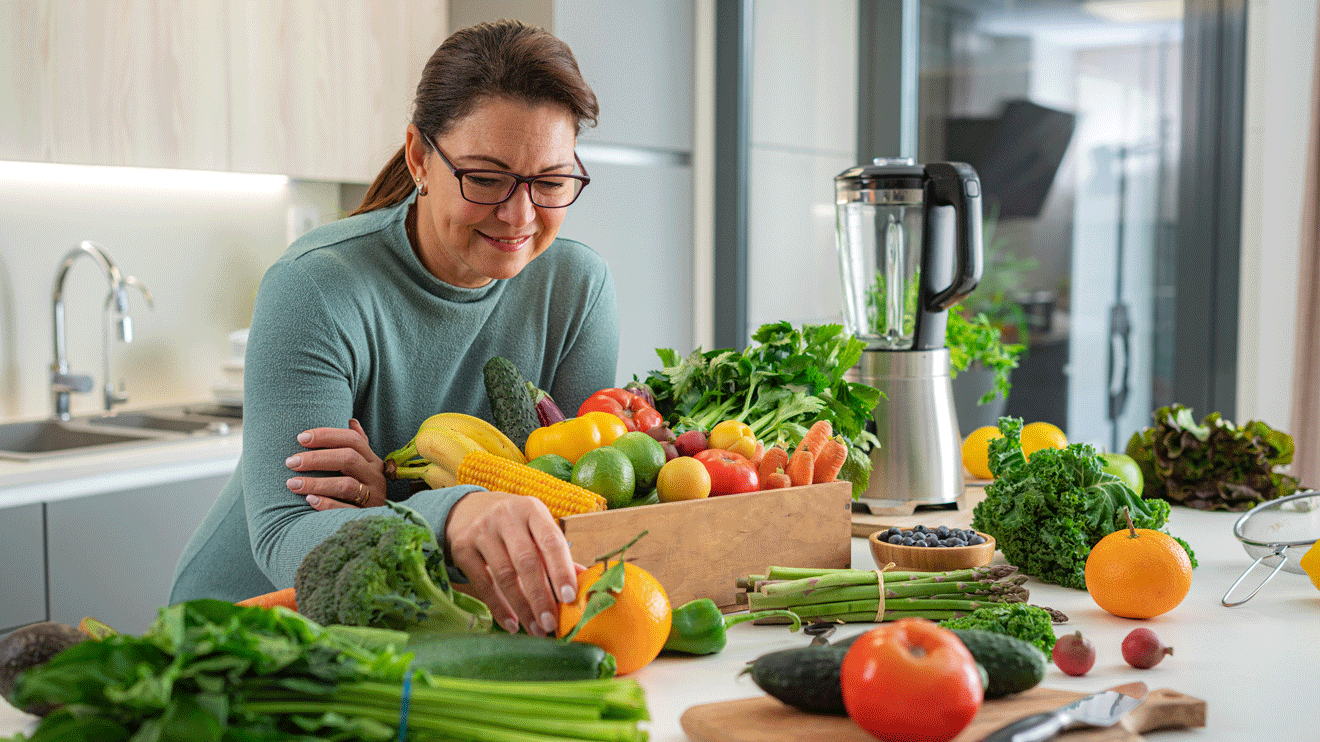 Die Bedeutung von Bewegung während der Wechseljahre geht weit über reine Fitness hinaus. Sport und regelmäßige körperliche Aktivität sind wahre Wundermittel für Körper und Geist. - iStock/fcafotodigital