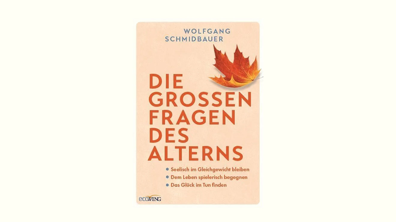 Wolfgang Schmidbauer weiß, wovon er spricht. Die Lebensphase Alter kann Unsicherheiten und Ablehnung hervorrufen. Auch er selbst hat, obwohl vom Fach, so lange wie möglich die Auseinandersetzung mit dem eigenen Älterwerden gescheut. 